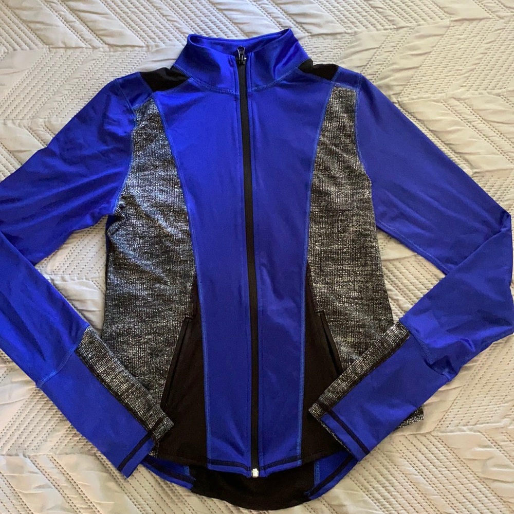 Zip Up Sports Jacket • Size M